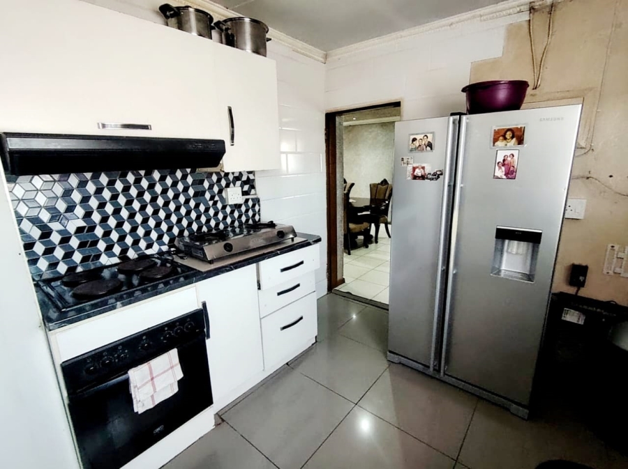 6 Bedroom Property for Sale in Zwelitsha Zone 6 Eastern Cape